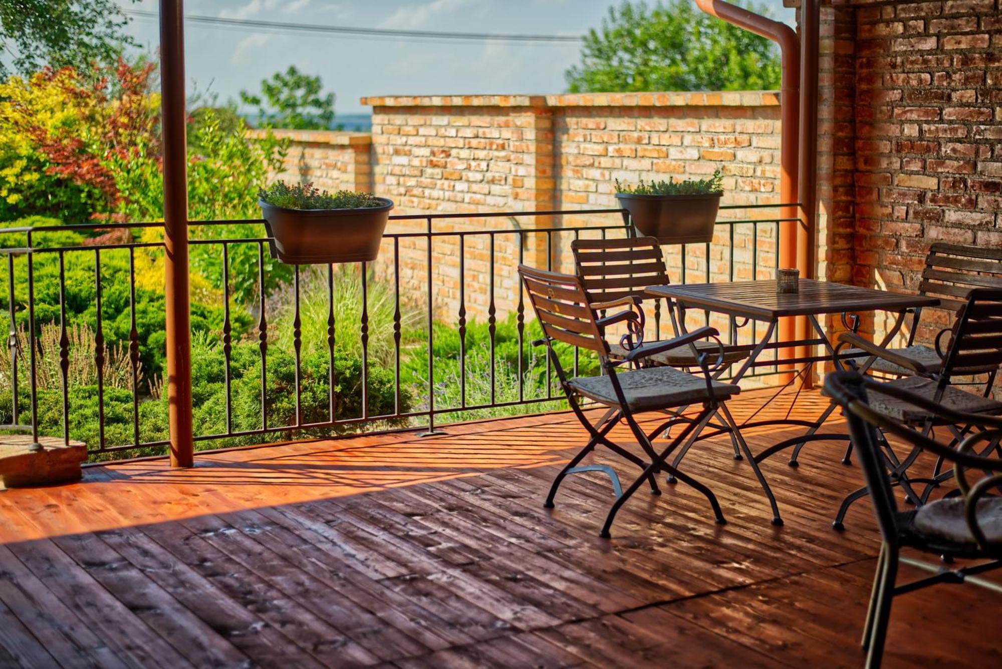 Penzion Vinarstvi Cervinka Horni Vestonice Exterior foto